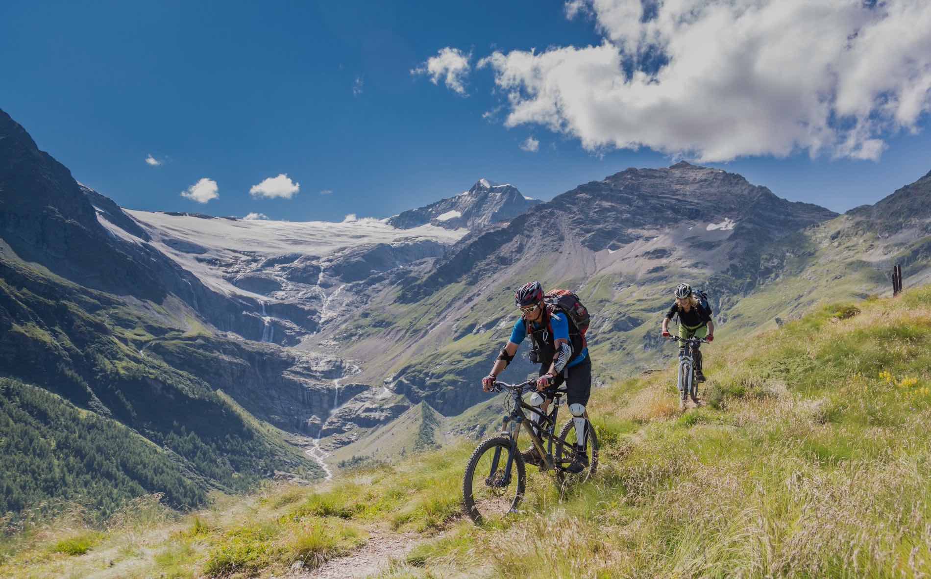 Mountainbiken in den Bergen - Österreich im Sommer - ChaletZeit