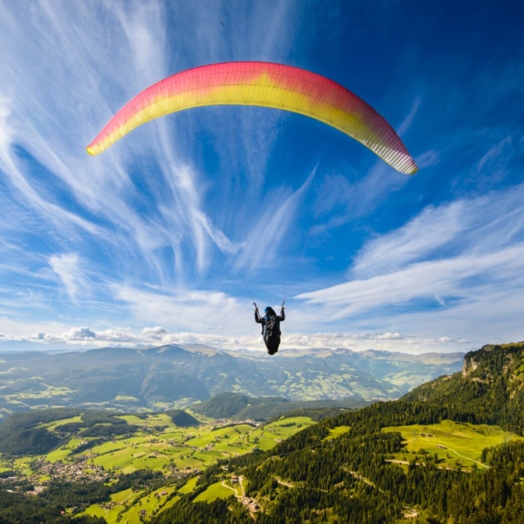 Paragleiten in Österreich - Urlaub im Chaletdorf Österreich - ChaletZeit