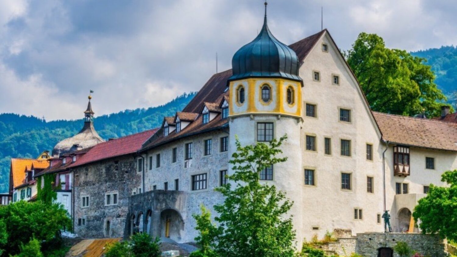Schloss Bregenz in Voralberg - Urlaub im Chalet in Österreich - ChaletZeit