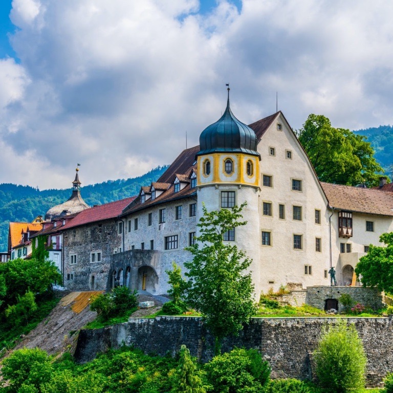 Schloss Bregenz in Voralberg - Urlaub im Chalet in Österreich - ChaletZeit