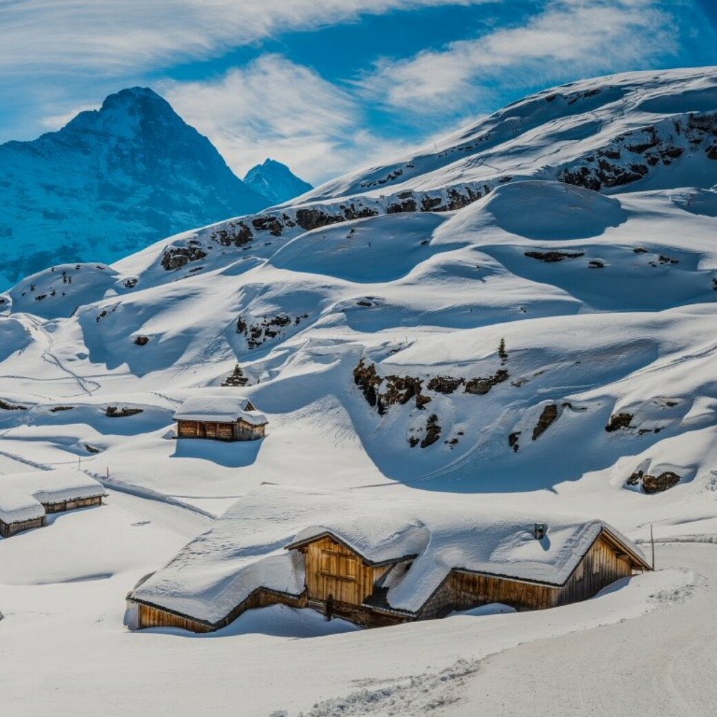 Feriendorf in Österreich in den Bergen im Winter - ChaletZeit